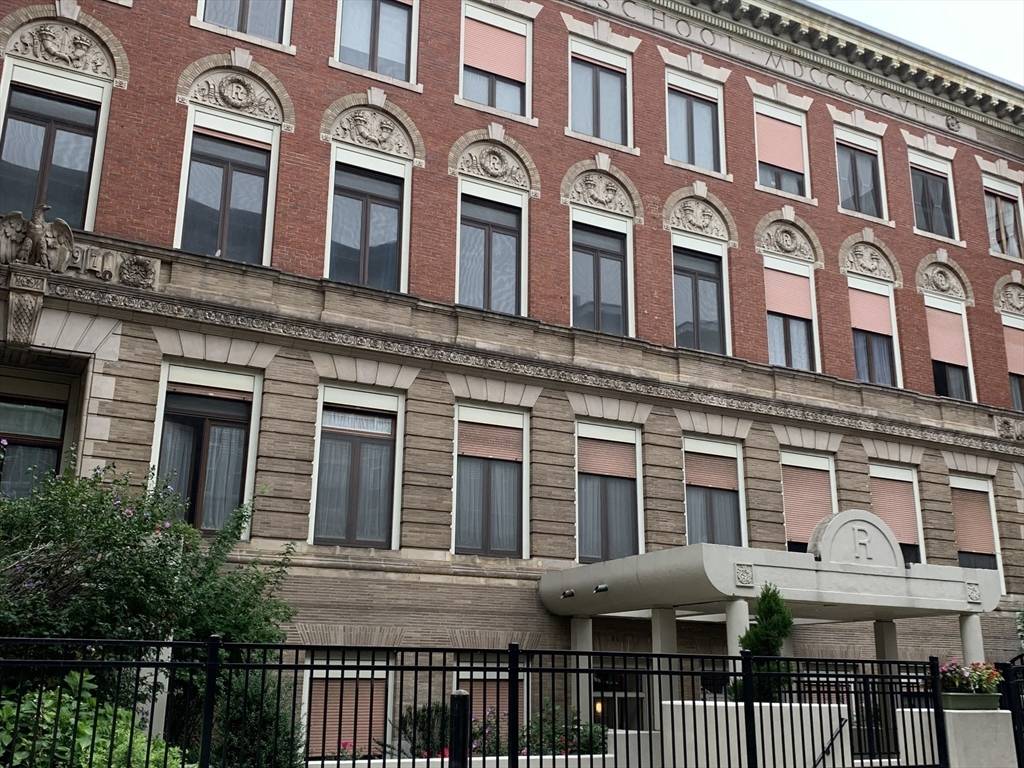 Boston, MA 02113,61 Prince St #3B