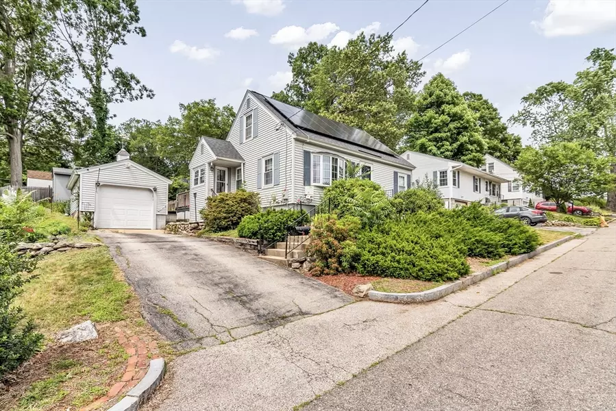 354 Seames Dr, Manchester, NH 03103