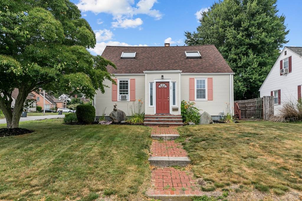 29 Cedar, Somerset, MA 02726