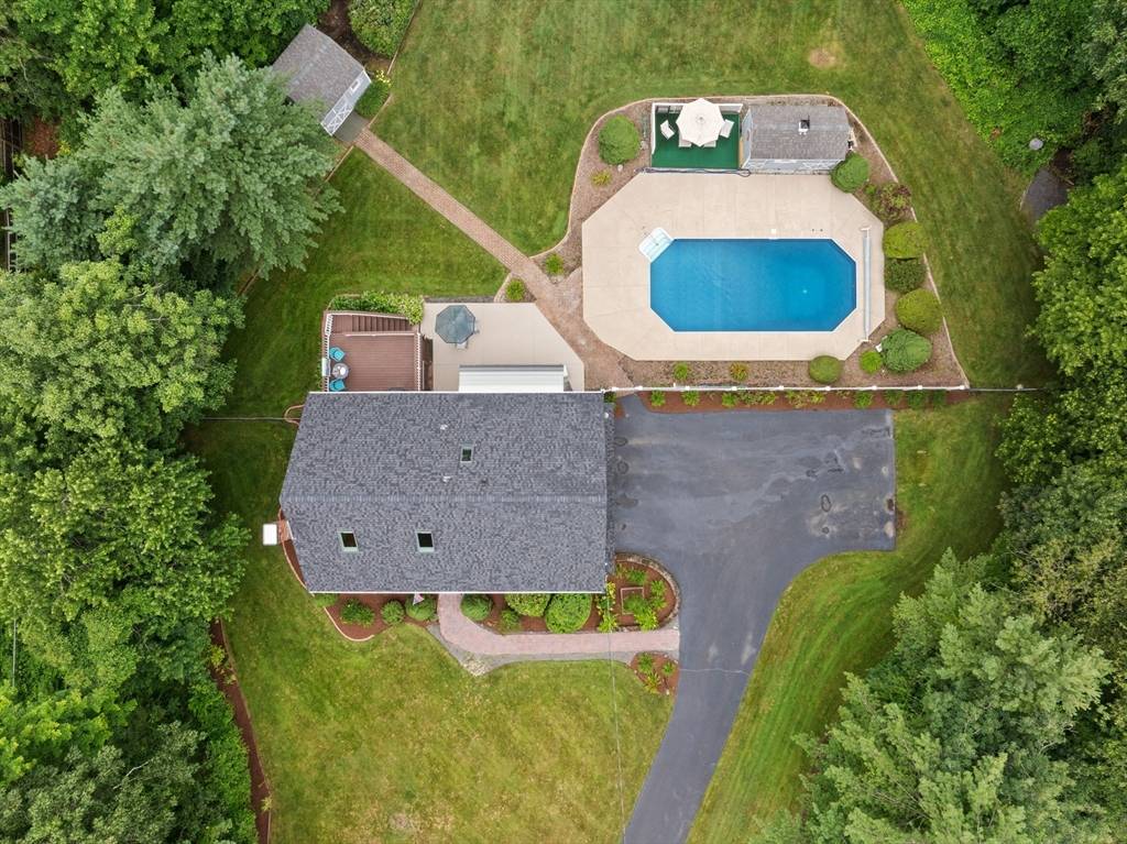 West Bridgewater, MA 02379,9 Bayberry Rd