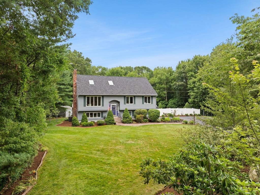 9 Bayberry Rd, West Bridgewater, MA 02379