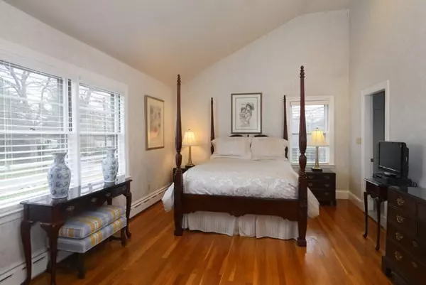 Newton, MA 02459,515 Dudley Road