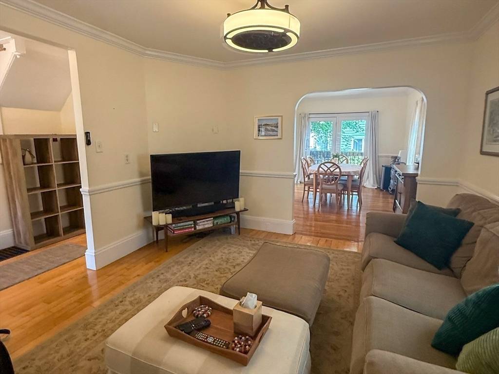 Somerville, MA 02145,7 Dell St