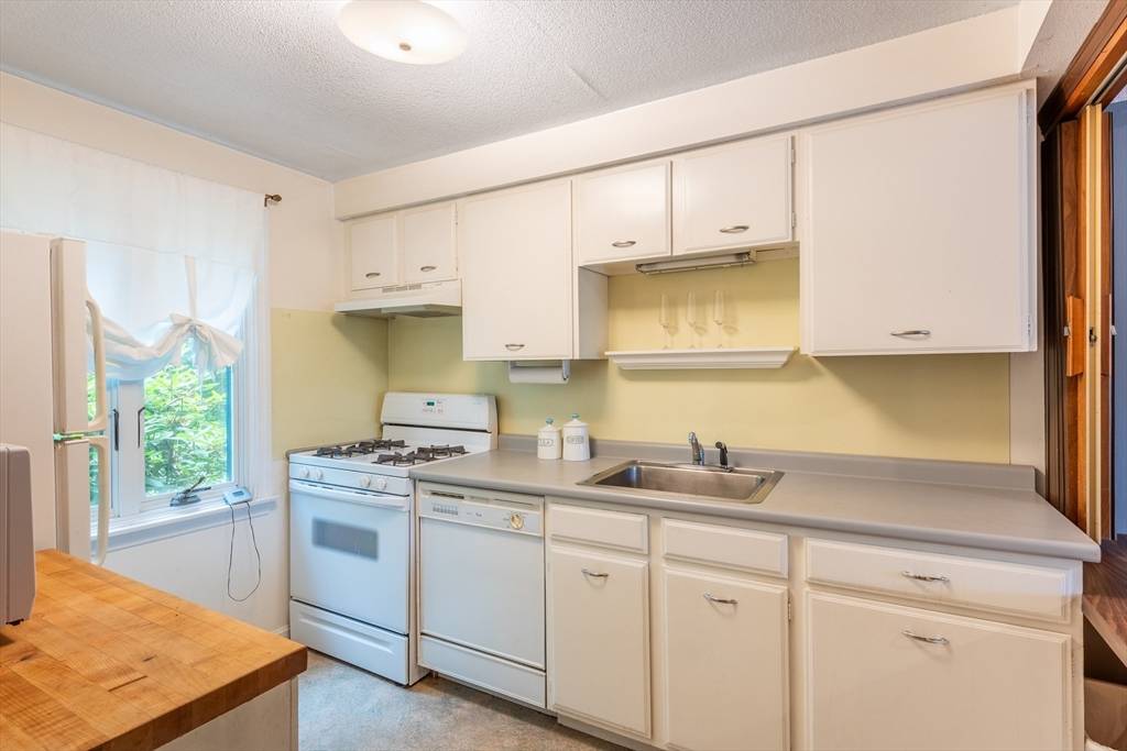 Amherst, MA 01002,6 Webster Ct #6