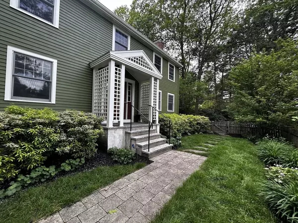 Westwood, MA 02090,162 Mayfair Dr