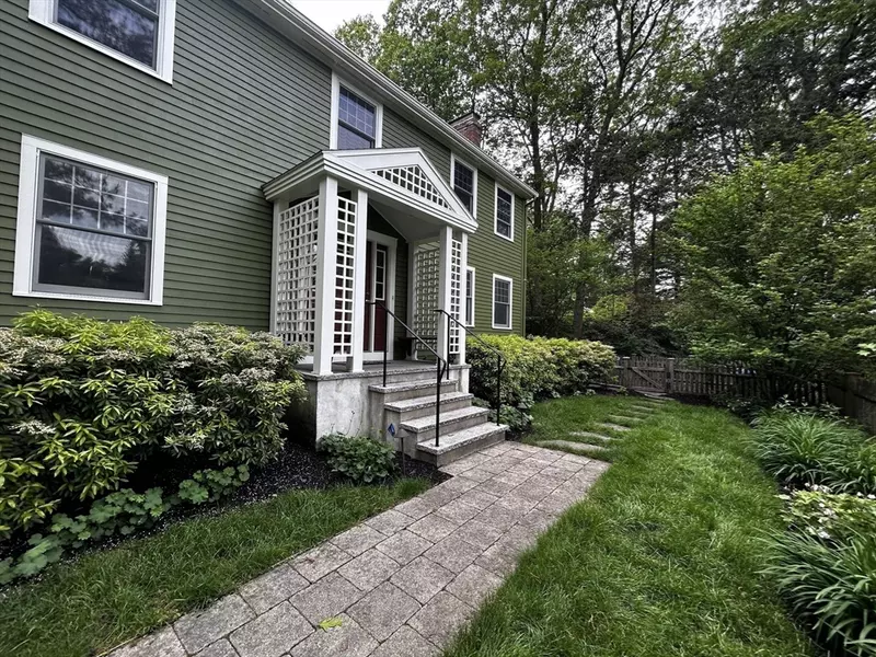 162 Mayfair Dr, Westwood, MA 02090