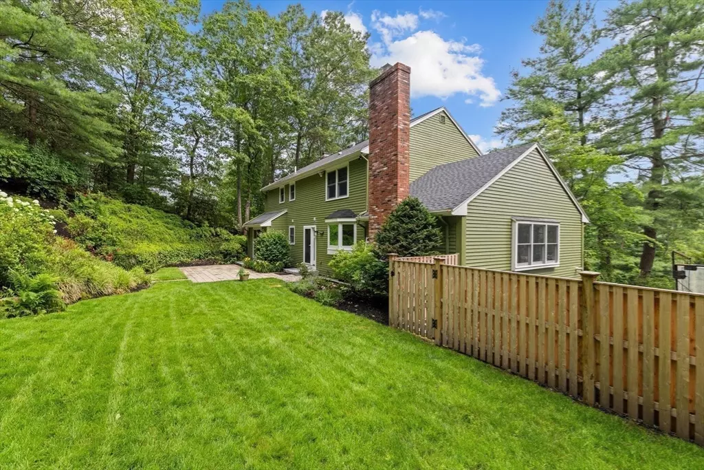 Westwood, MA 02090,162 Mayfair Dr