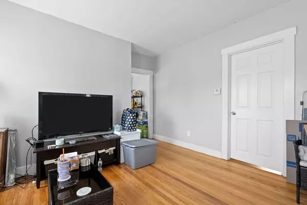 Taunton, MA 02780,14 Crapo St
