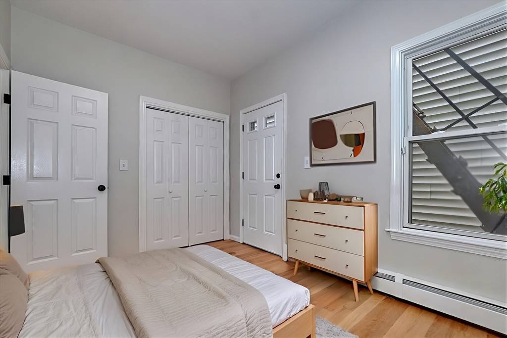 Boston, MA 02127,136 W 6th St #1