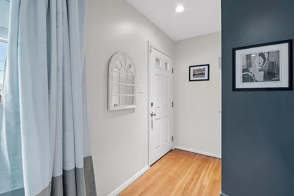 Lowell, MA 01852,17 Thorndike Rd