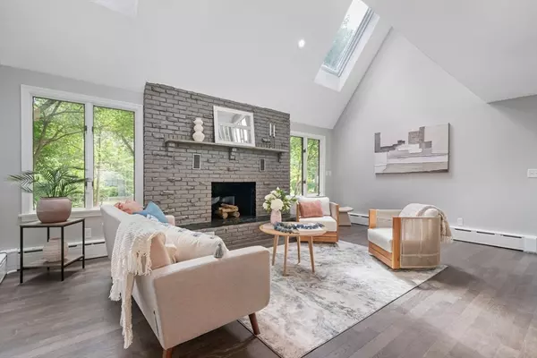 Hingham, MA 02043,59 Cross St