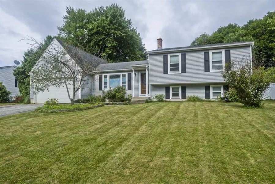 47 Pynchon Rd, South Hadley, MA 01075