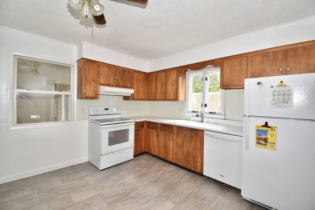 Chicopee, MA 01020,631 James St