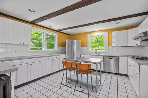 Georgetown, MA 01833,42 Elm Street