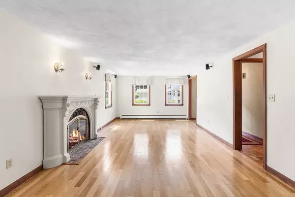 Lynnfield, MA 01940,67 Brook Drive