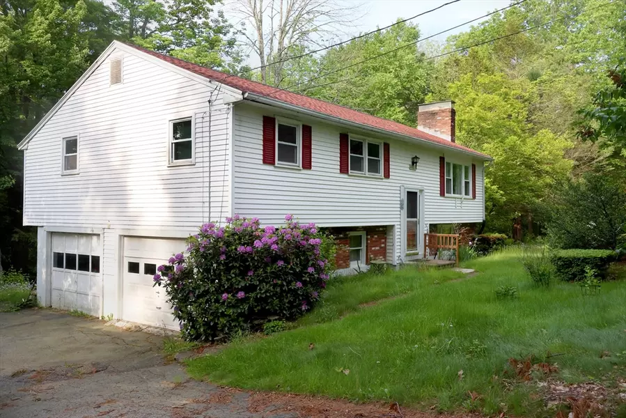 2 Laurel Ln, Spencer, MA 01562