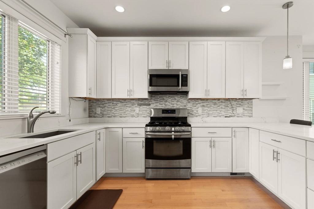 Watertown, MA 02472,35 Bacon Street #35