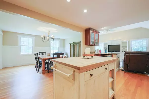 Andover, MA 01810,24 Enfield Dr