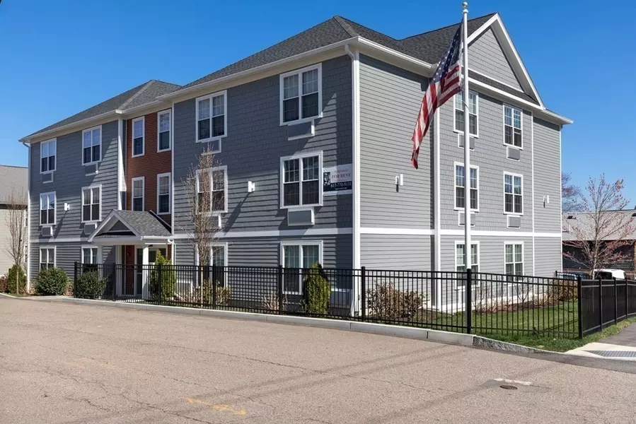 101 California Ave #303, Quincy, MA 02169