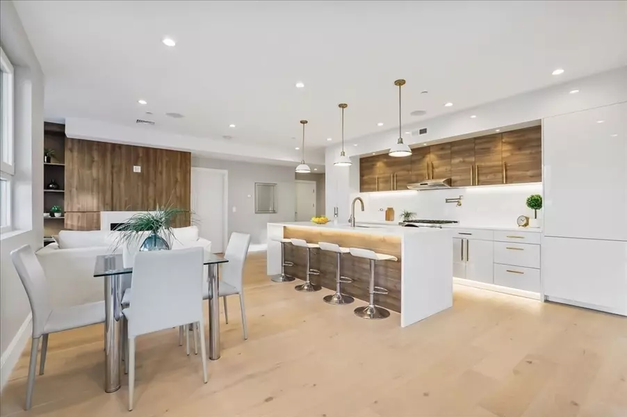 411 E 3rd St #B, Boston, MA 02127