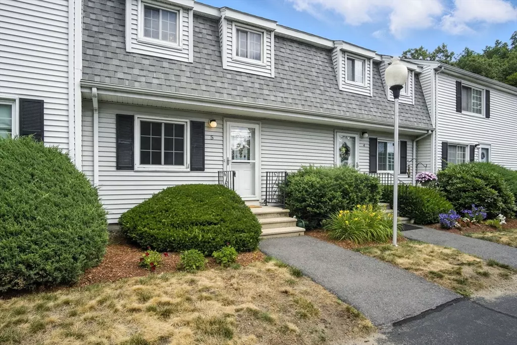 Ayer, MA 01432,18 Westford Rd #5