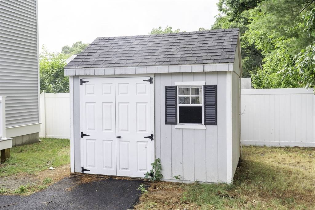 Norton, MA 02766,21 Juniper Rd