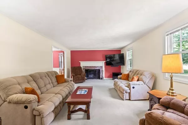 Topsfield, MA 01983,35 Willowdale