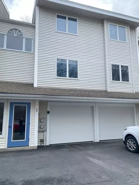 700 East St #G, Walpole, MA 02081