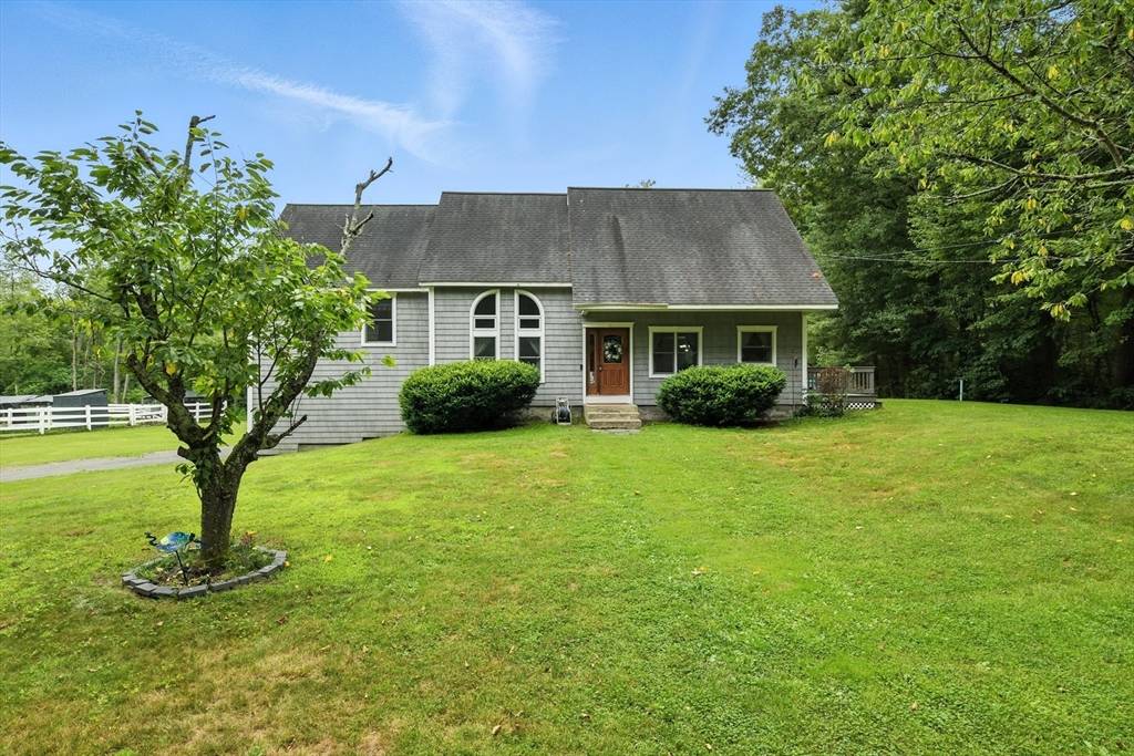 Hampden, MA 01036,12 Rose Cir