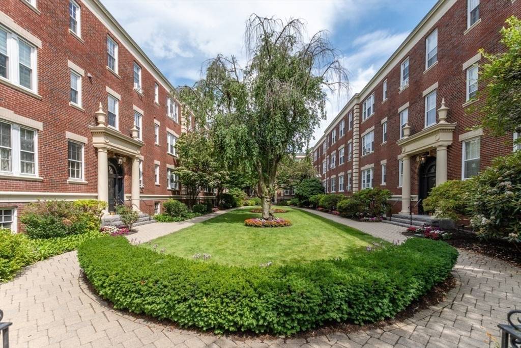 63 Babcock St #B1, Brookline, MA 02446