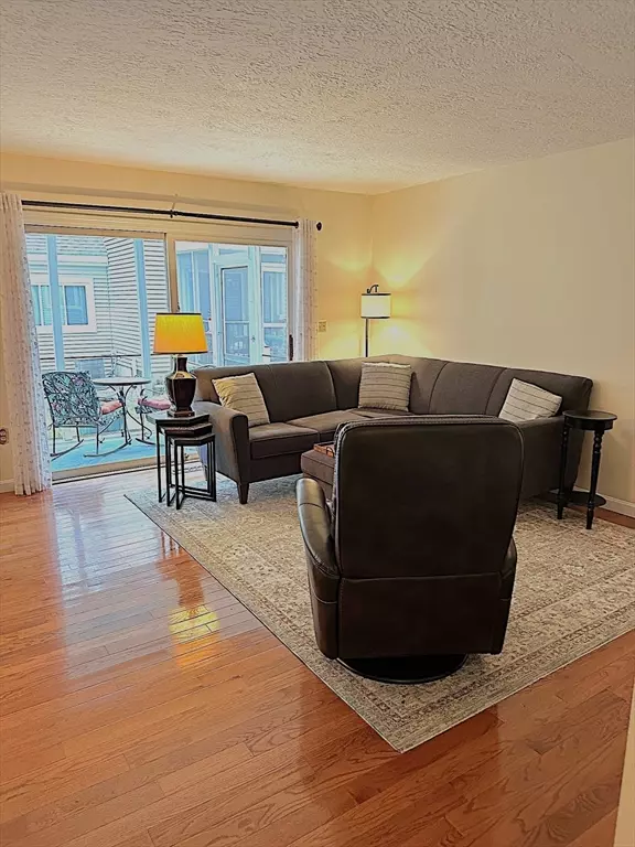 Foxboro, MA 02035,66 Cocasset St #F