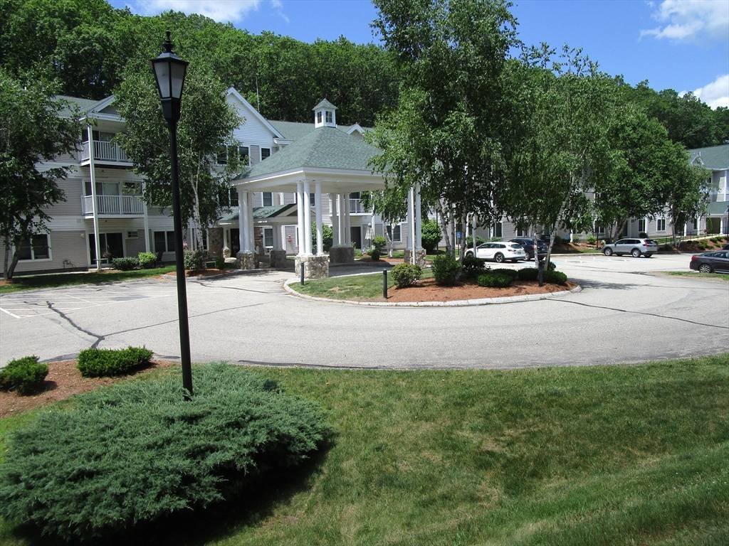 265 Edward J Roy Dr #101, Manchester, NH 03104