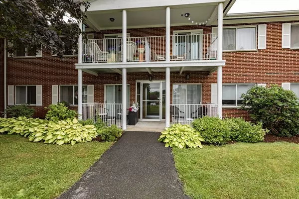 Sharon, MA 02067,25 Bayberry Drive #3