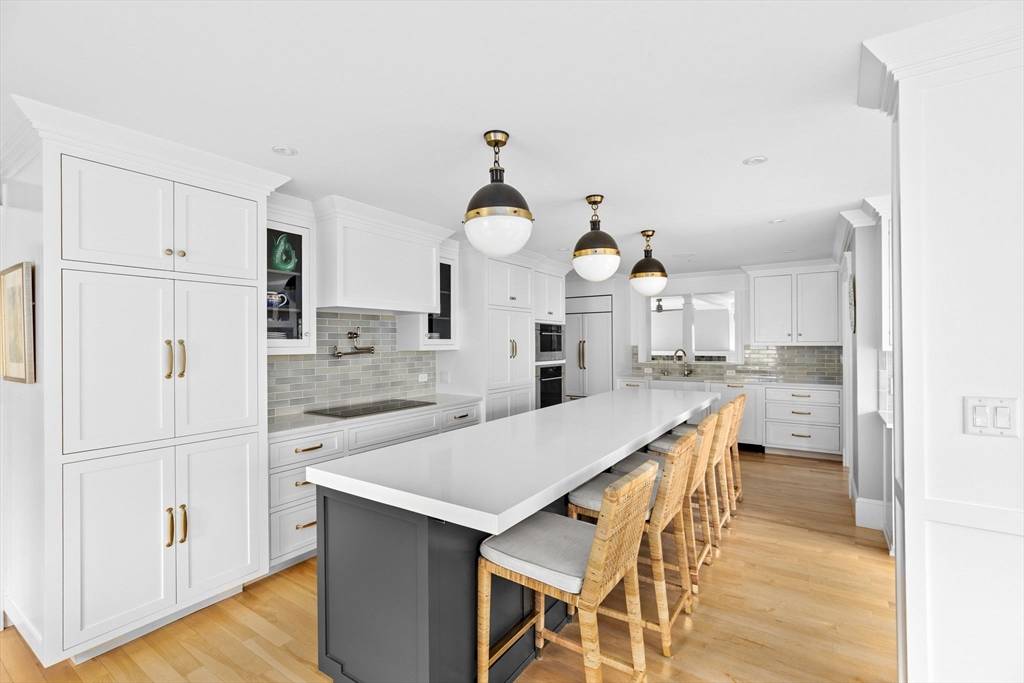 Hingham, MA 02043,21 Middle St