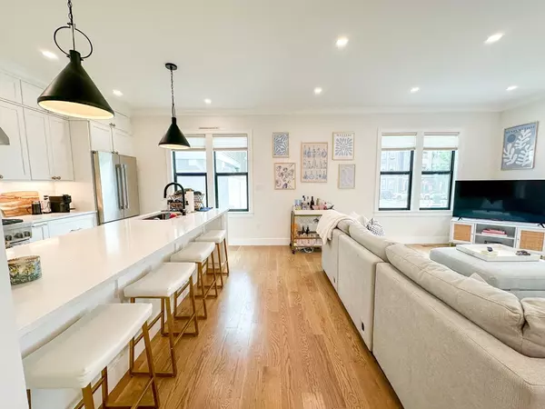 Boston, MA 02127,746 E 8th #1