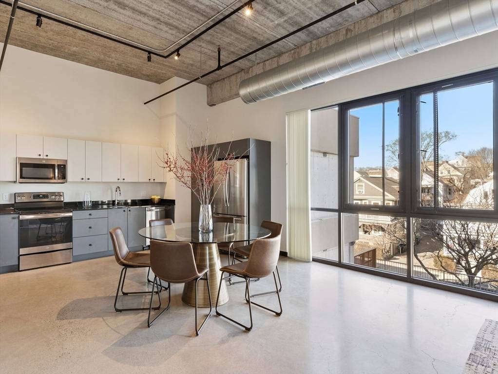 Somerville, MA 02144,1060 Broadway #208