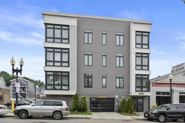 4281 Washington St #4B, Boston, MA 02131