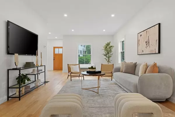 Medfield, MA 02052,34 Frairy St.