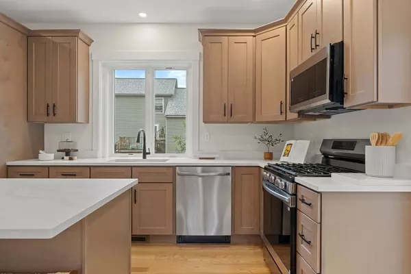 Medfield, MA 02052,34 Frairy St.