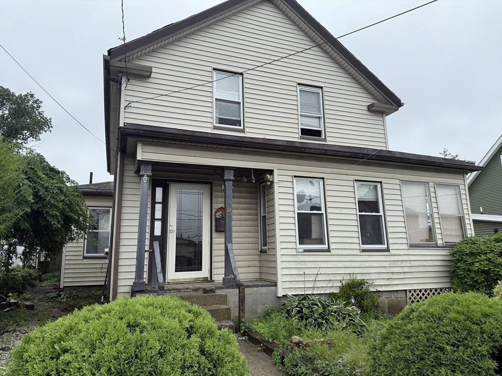 Waltham, MA 02453,9 Robbins St