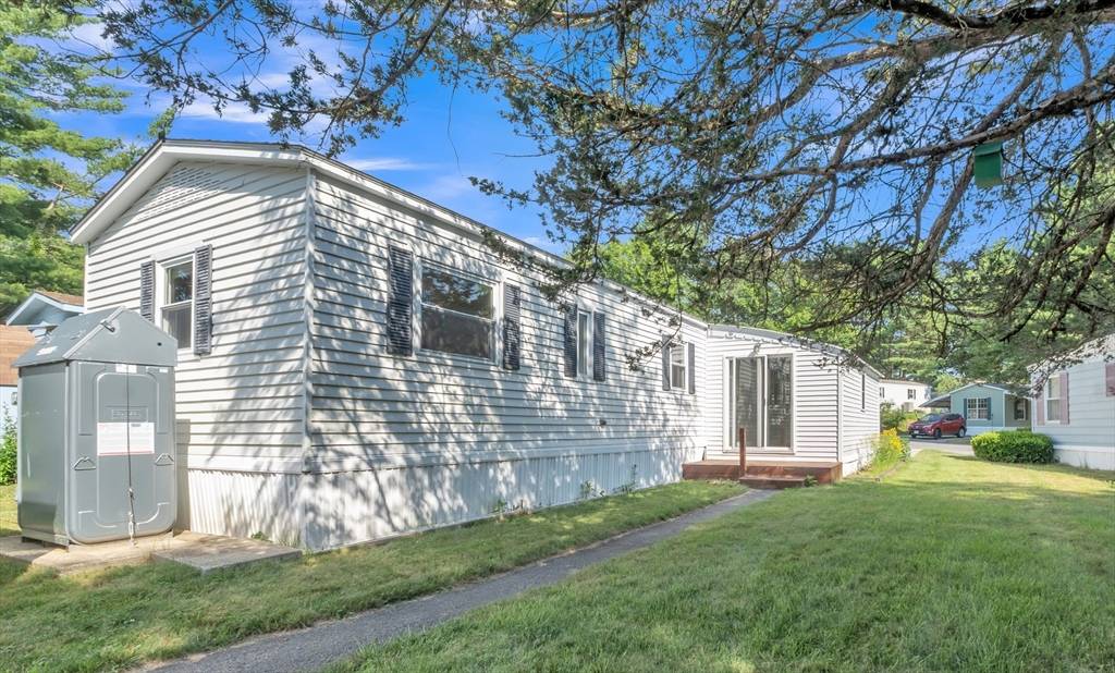 43 Park Ave, Sturbridge, MA 01566