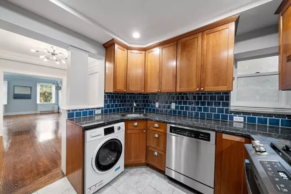 Boston, MA 02116,180 Commonwealth Ave #5