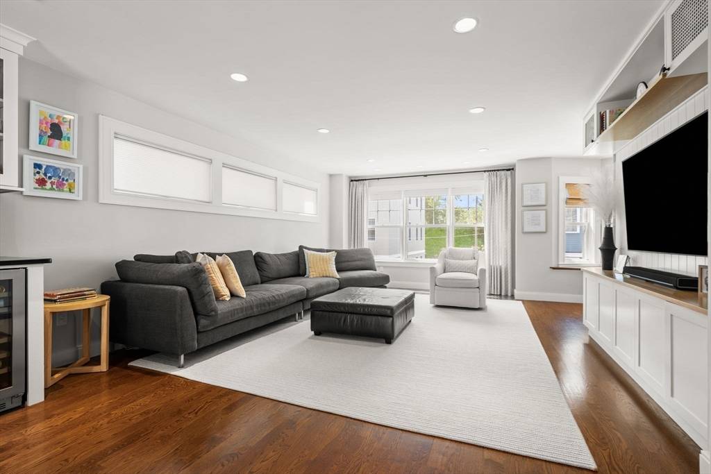 Boston, MA 02127,530 E 3rd St #2