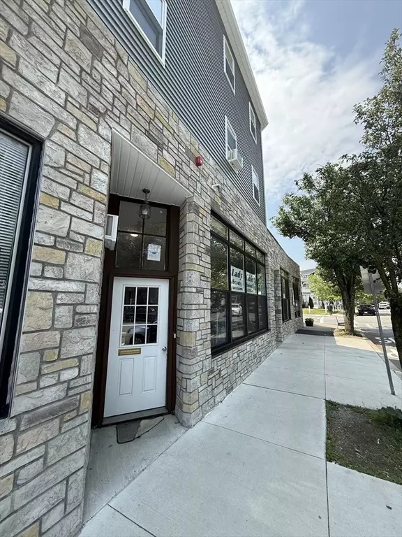 Medford, MA 02155,421 Salem Street #2B