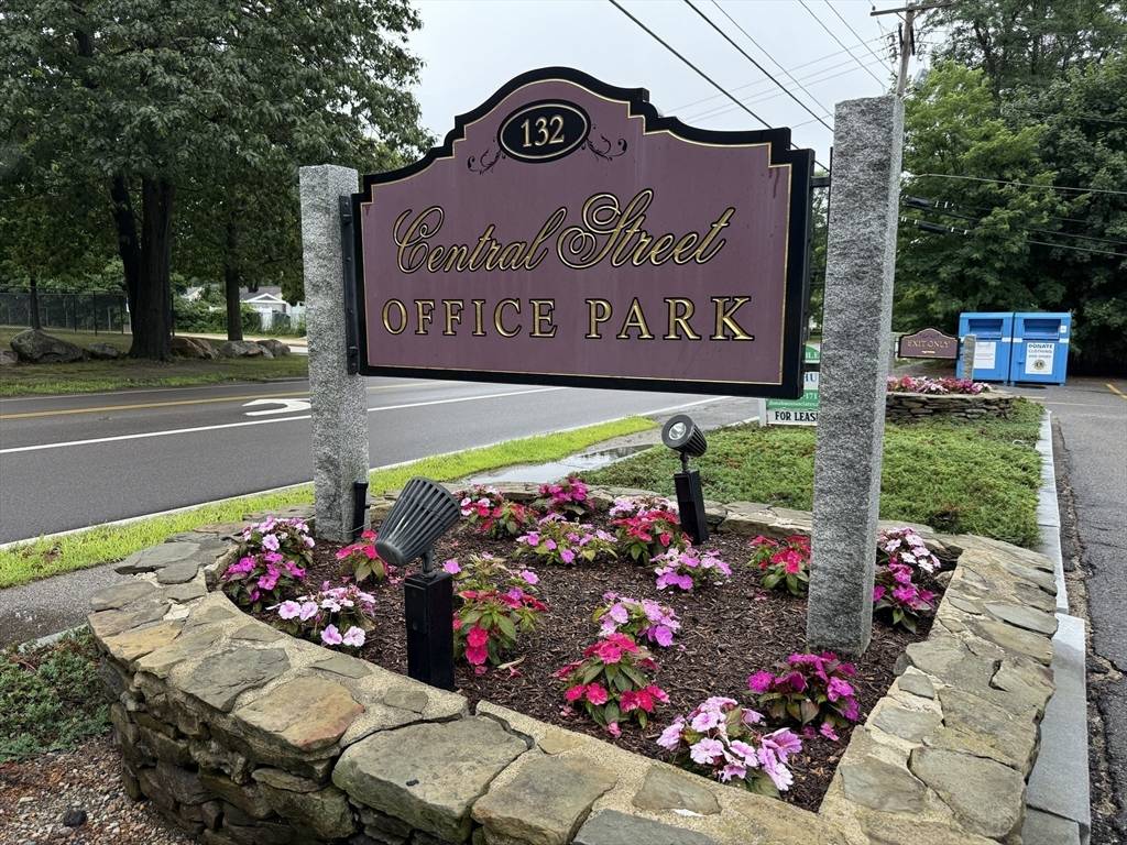 Foxboro, MA 02035,132 Central #213