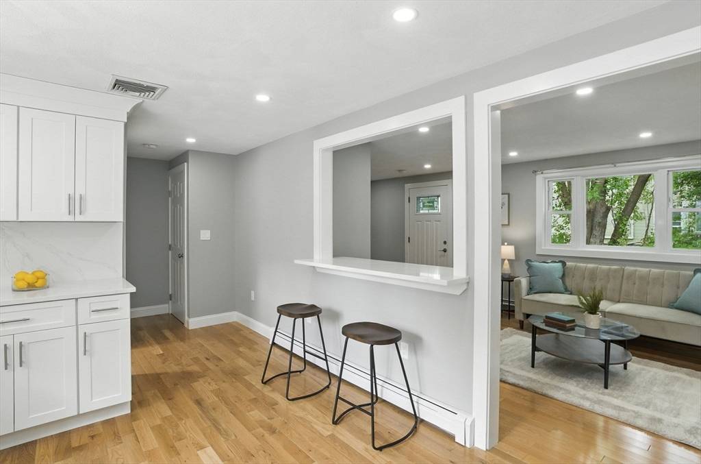 Wakefield, MA 01880,28B Lake St