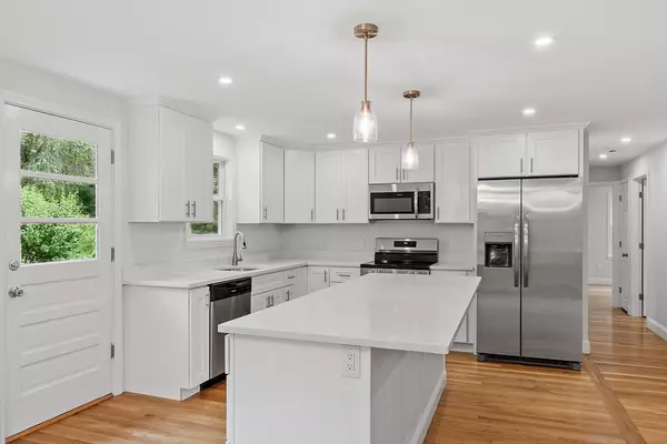 Holliston, MA 01746,329 Gorwin Dr