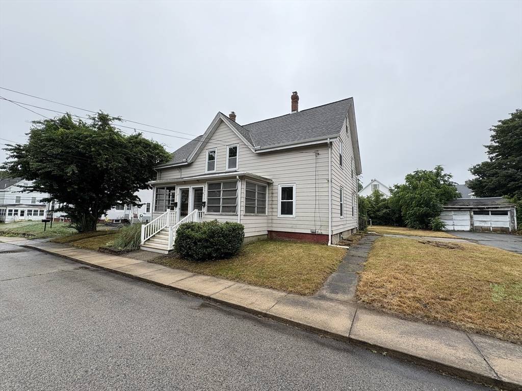 Amesbury, MA 01913,2-4 Elmwood Street