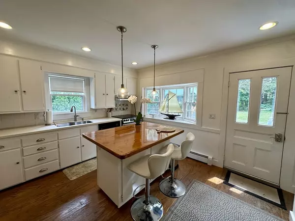 Marion, MA 02738,24 Pitcher St