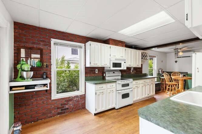 Lynn, MA 01902,69 Hawthorne St